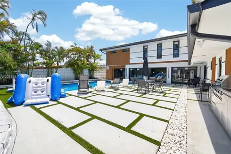2131 N 53rd Avenue Hollywood FL 33021