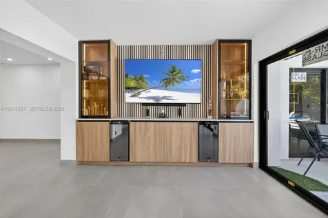 2131 N 53rd Avenue Hollywood FL 33021