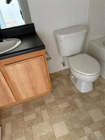2086 NE 167th Street North Miami Beach FL 33162