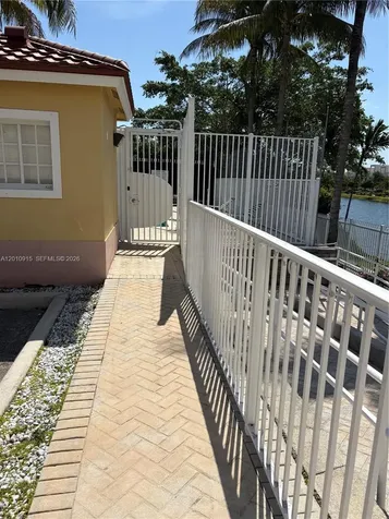 2086 NE 167th Street North Miami Beach FL 33162