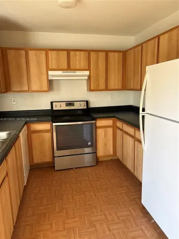 2086 NE 167th Street North Miami Beach FL 33162