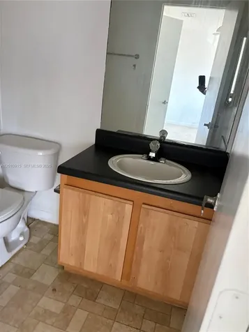 2086 NE 167th Street North Miami Beach FL 33162