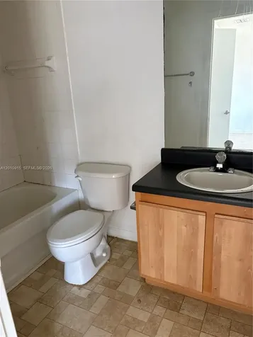2086 NE 167th Street North Miami Beach FL 33162