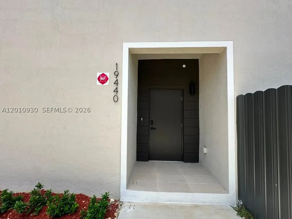 19440 SW 125th Avenue South Miami FL 33177
