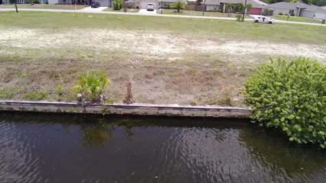 1020 SE 13th Avenue Cape Coral FL 33990