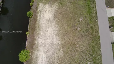 1020 SE 13th Avenue Cape Coral FL 33990