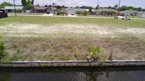 1020 SE 13th Avenue Cape Coral FL 33990