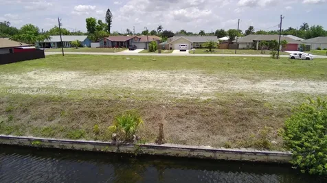 1020 SE 13th Avenue Cape Coral FL 33990