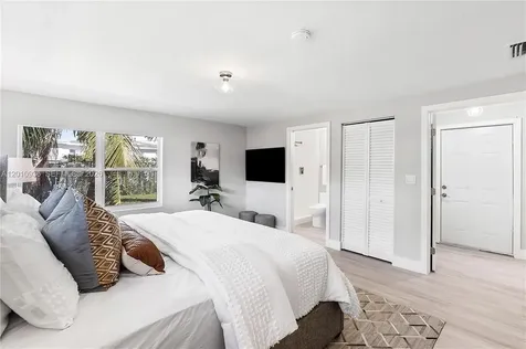 925 NW 84th Street Miami FL 33150