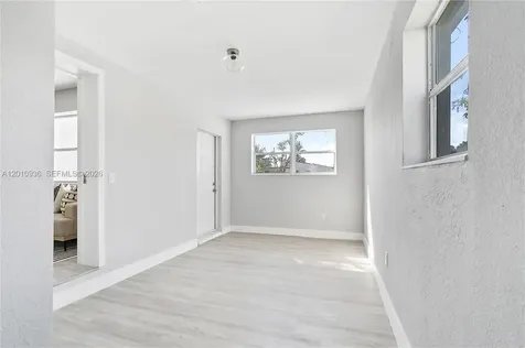925 NW 84th Street Miami FL 33150