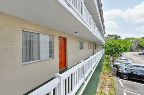 3571 Inverrary Drive Lauderhill FL 33319