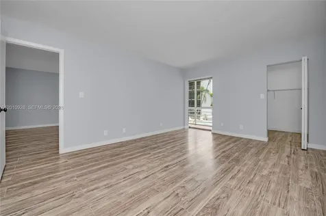 3571 Inverrary Drive Lauderhill FL 33319