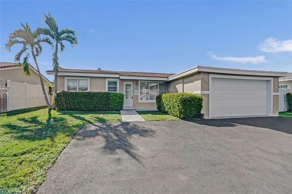 949 SE 10th Court Pompano Beach FL 33060