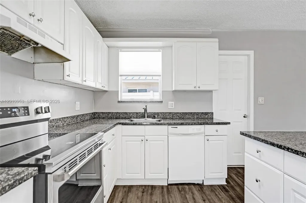 949 SE 10th Court Pompano Beach FL 33060