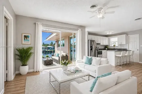 949 SE 10th Court Pompano Beach FL 33060