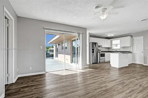 949 SE 10th Court Pompano Beach FL 33060