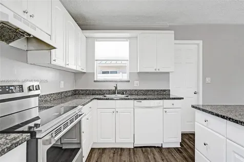 949 SE 10th Court Pompano Beach FL 33060