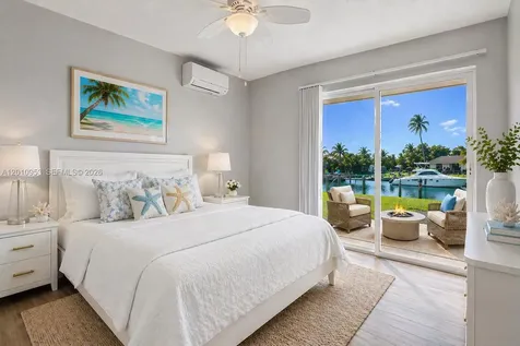 949 SE 10th Court Pompano Beach FL 33060