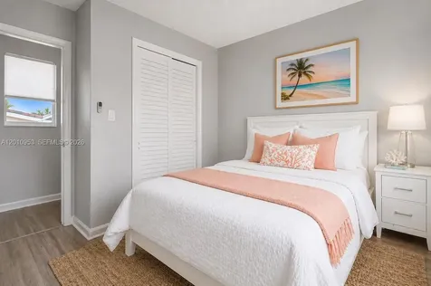949 SE 10th Court Pompano Beach FL 33060
