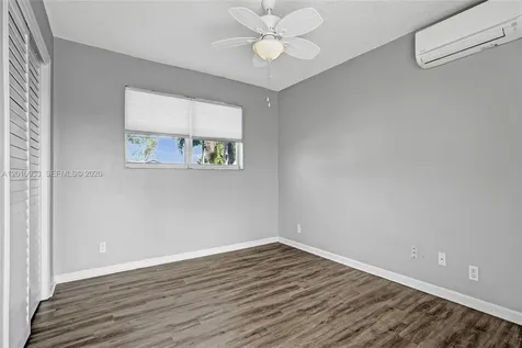 949 SE 10th Court Pompano Beach FL 33060