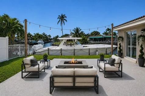 949 SE 10th Court Pompano Beach FL 33060