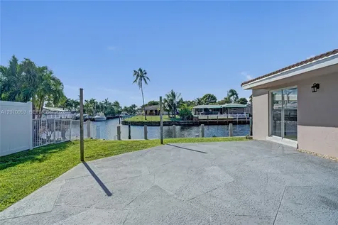 949 SE 10th Court Pompano Beach FL 33060