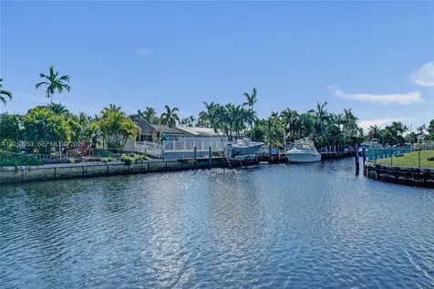 949 SE 10th Court Pompano Beach FL 33060