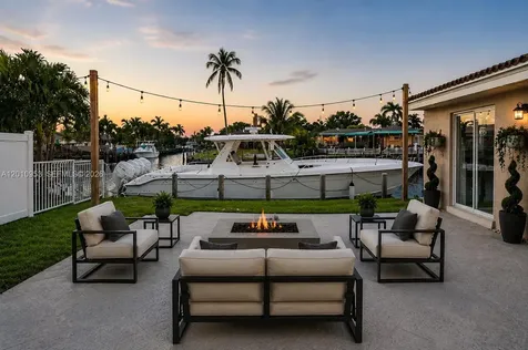 949 SE 10th Court Pompano Beach FL 33060