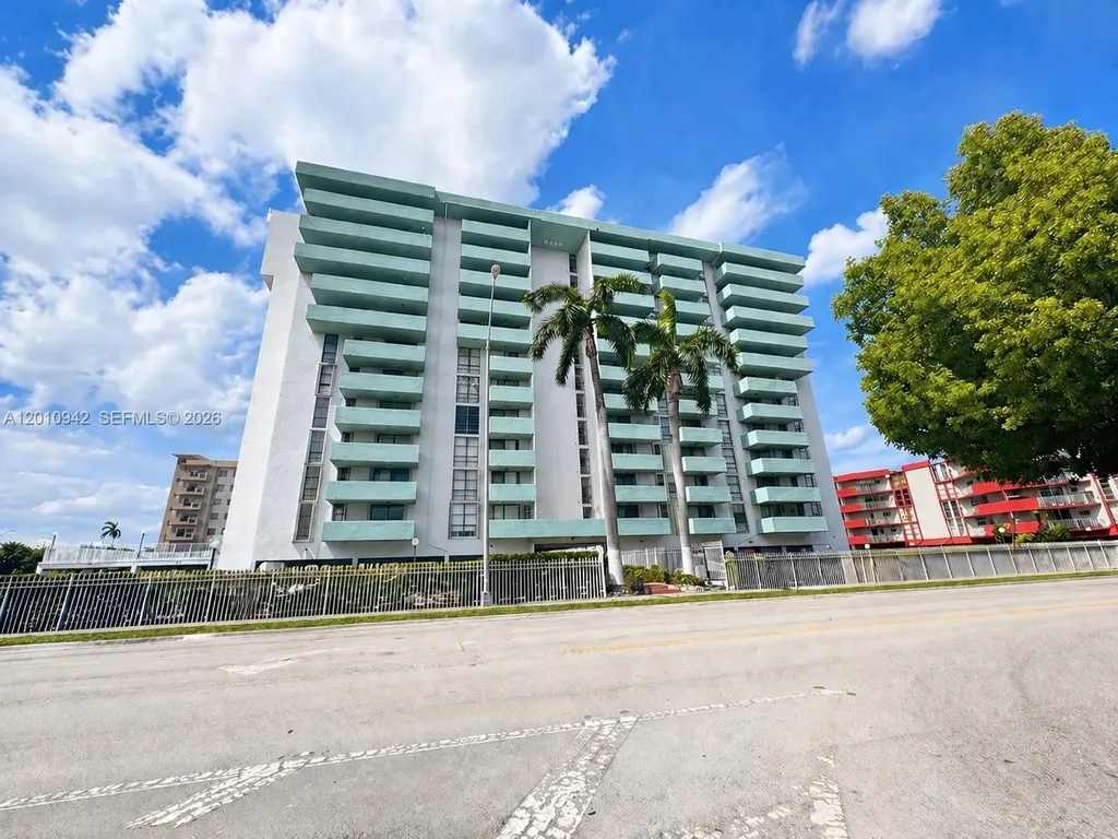 1825 W 44th Place Hialeah FL 33012