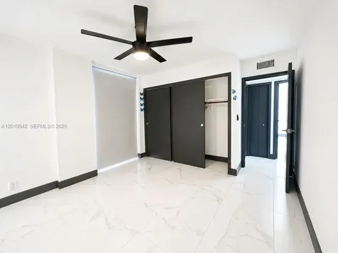1825 W 44th Place Hialeah FL 33012