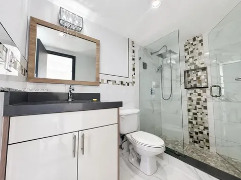 1825 W 44th Place Hialeah FL 33012
