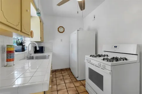 167 W 34th Street Hialeah FL 33012