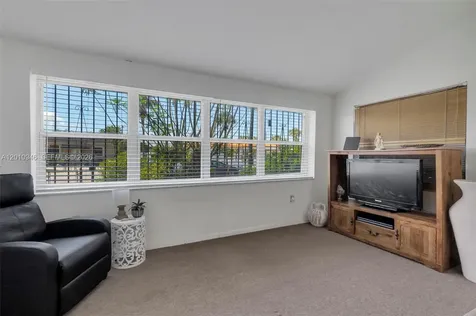 167 W 34th Street Hialeah FL 33012