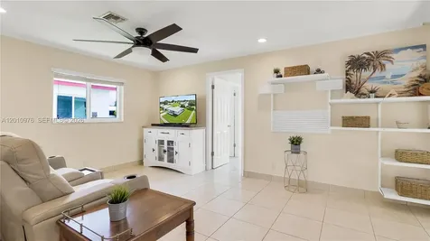 1621 NW 85th Way Plantation FL 33322