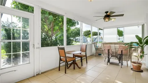 1621 NW 85th Way Plantation FL 33322