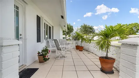 1621 NW 85th Way Plantation FL 33322