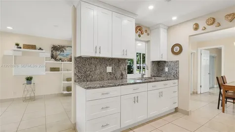 1621 NW 85th Way Plantation FL 33322