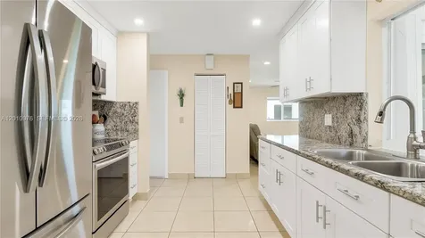 1621 NW 85th Way Plantation FL 33322
