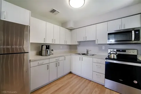 3278 Thomas Avenue Miami FL 33133