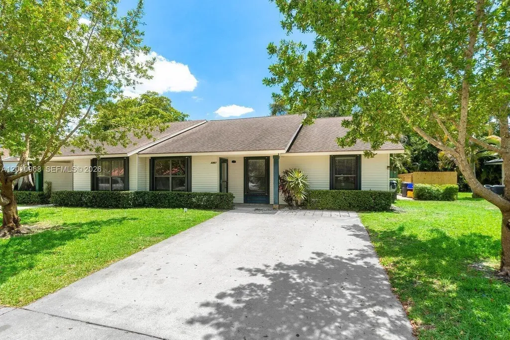 1367 Riverside Circle Wellington FL 33414