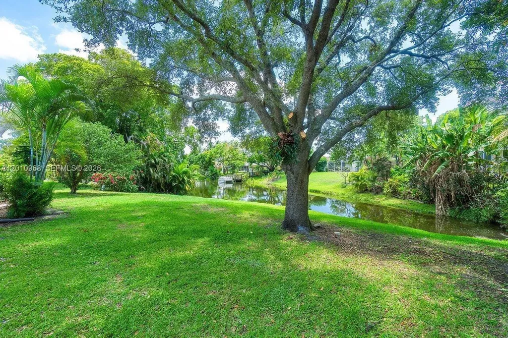 1367 Riverside Circle Wellington FL 33414