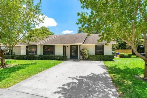 1367 Riverside Circle Wellington FL 33414