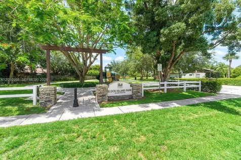 1367 Riverside Circle Wellington FL 33414