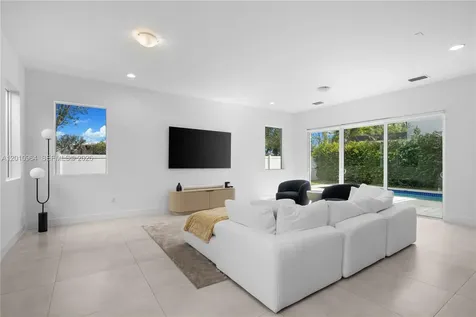 9915 NW 75th Street Doral FL 33178