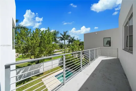 9915 NW 75th Street Doral FL 33178