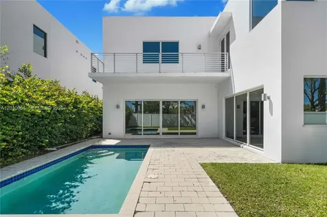 9915 NW 75th Street Doral FL 33178