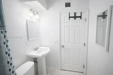 30 NE 26th Street Wilton Manors FL 33305