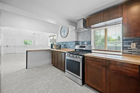 1199 NW 121st Street North Miami FL 33168
