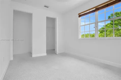 454 SW 147th Avenue Pembroke Pines FL 33027