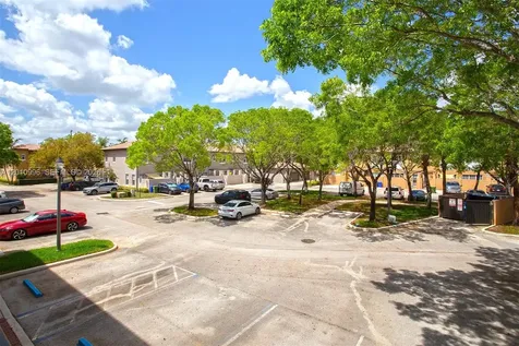 454 SW 147th Avenue Pembroke Pines FL 33027